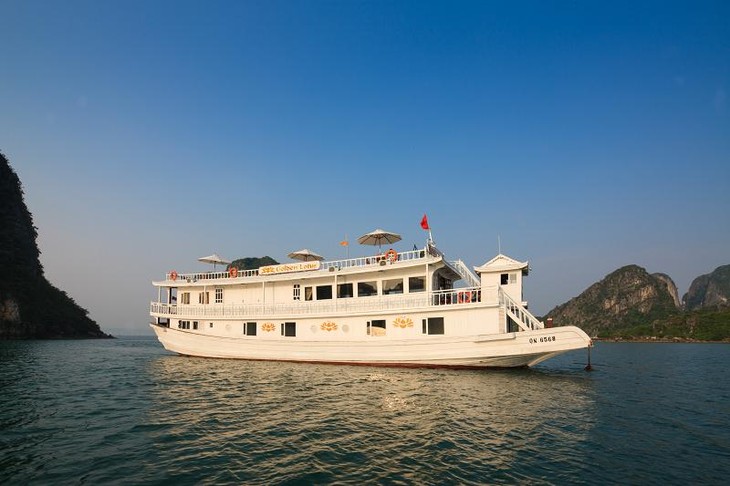 Découvrir la baie d'Halong en Golden lotus croisière - ảnh 1